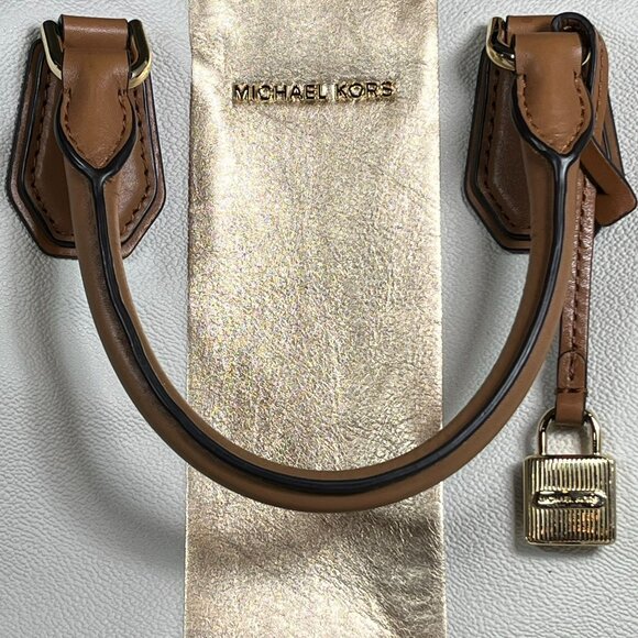 Michael Kors Gold and White leather satchel bag - Picture 8 of 12